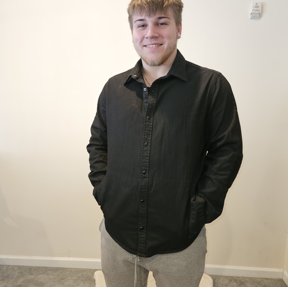 Madison Supply long-sleeved, button-snap shirt in dark gray - Picture 7 of 7